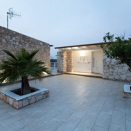 Angel Lampedusa. Villa *